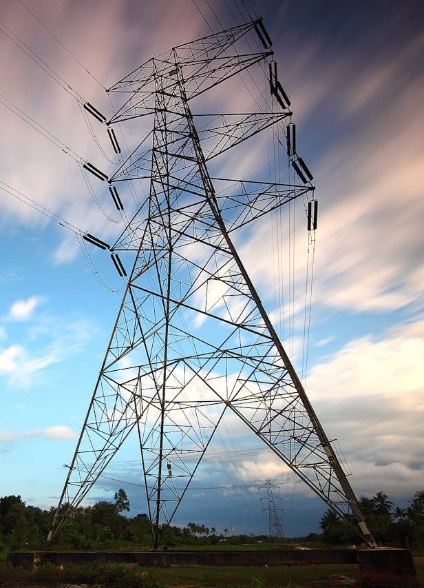 De Arbeidsinspectie en verzekerings maatschappijen beschouwen de NEN 3140-norm als bindend. De Arbeidsinspectie en verzekerings maatschappijen beschouwen de NEN 3140-norm als bindend.